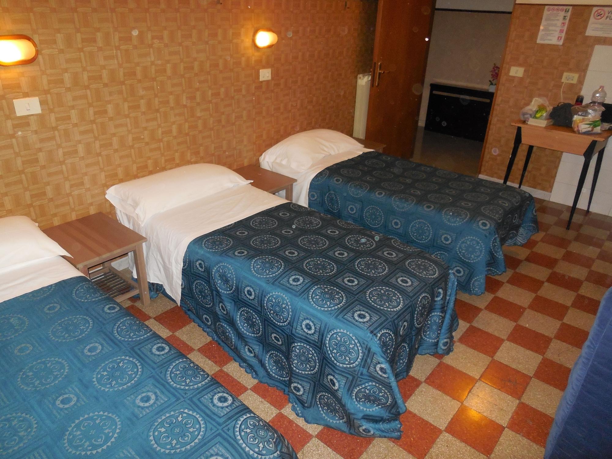 Cressy Hotel Roma Exterior foto