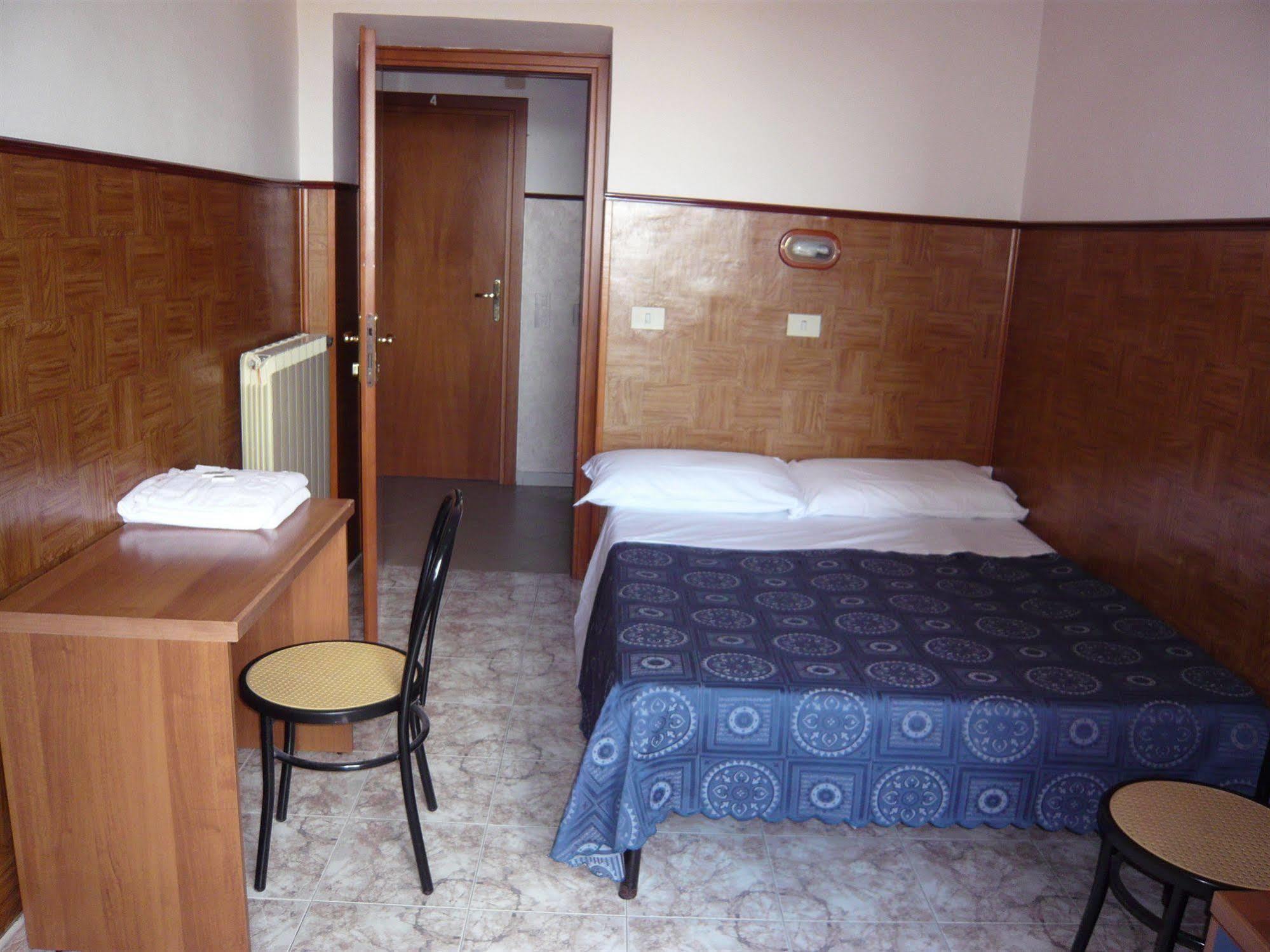 Cressy Hotel Roma Exterior foto